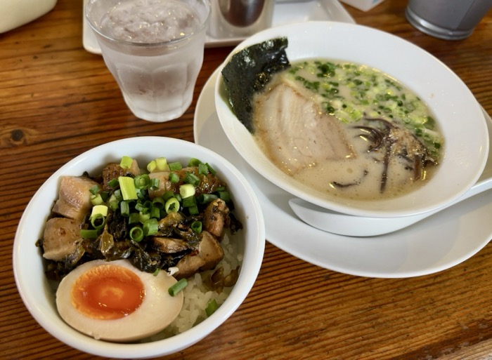 都筑区 まるきんラーメン横浜港北店 まるきんラーメン ハーフ&肉高菜丼