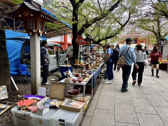 新宿 花園神社 青空骨董市