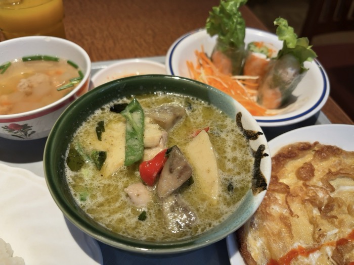 新宿　タイ＆ベトナムレストラン「サームロット」　メニュー