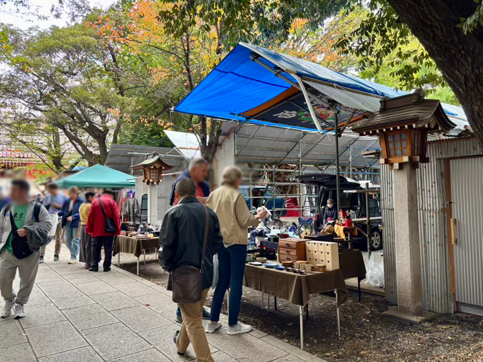 新宿 花園神社 青空骨董市