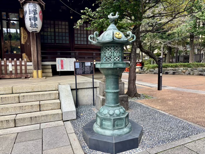 新宿　十二社熊野神社　灯篭