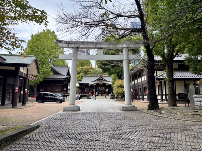 新宿　十二社熊野神社　表鳥居