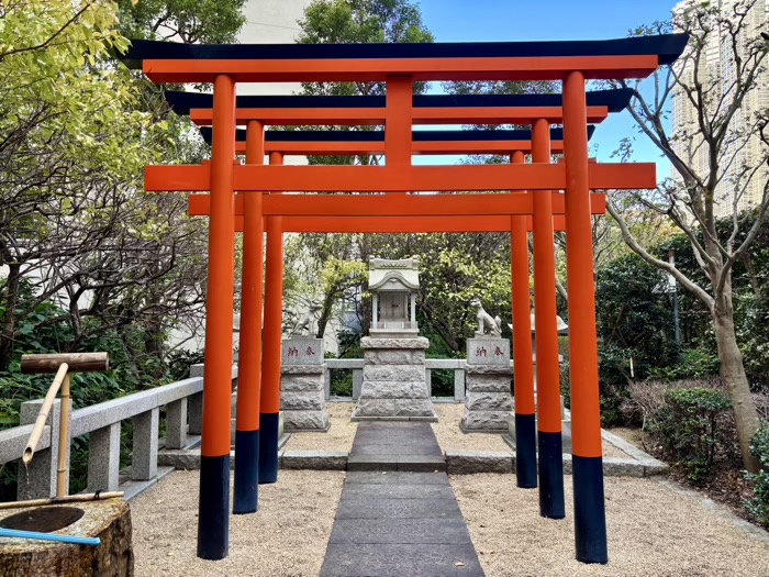 新宿 銀世界稲荷神社