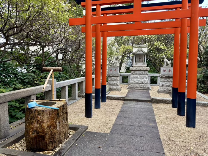 新宿 銀世界稲荷神社