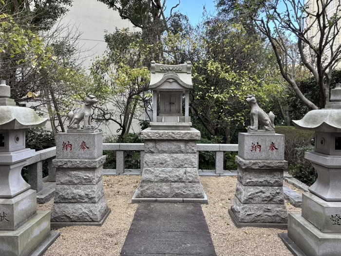 新宿 銀世界稲荷神社
