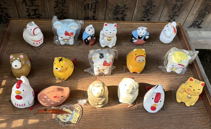 品川区 戸越八幡神社 干支ガチャガチャ