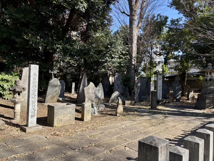 大田区 御嶽神社 霊神の杜