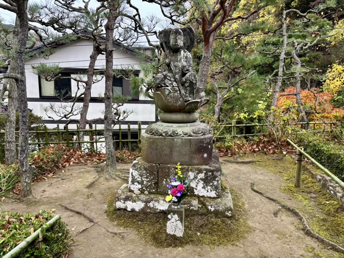 北鎌倉　宝亀山 長寿寺　山門　石仏