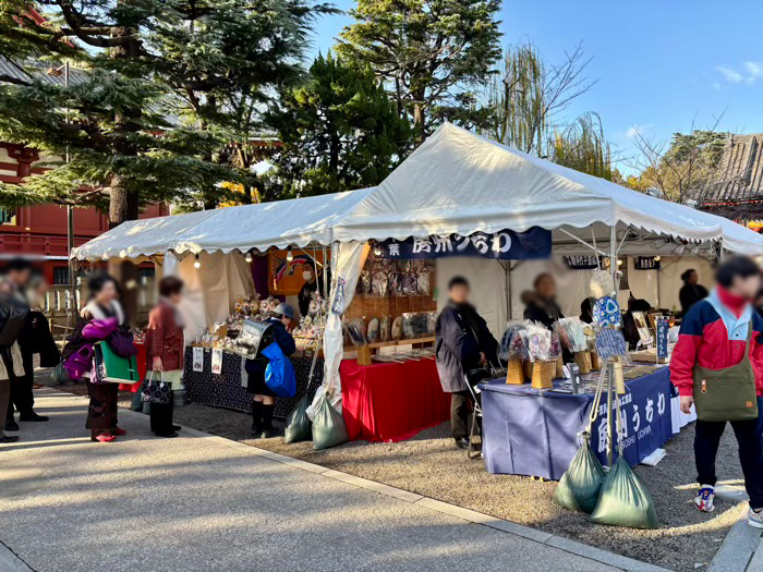 浅草神社 納めの観音ご縁日「羽子板市」