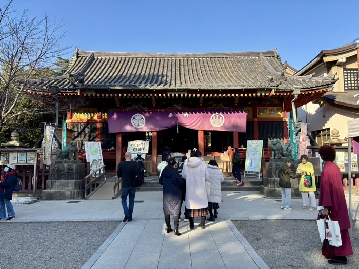 浅草神社 納めの観音ご縁日「羽子板市」