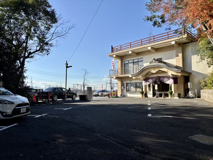 田園調布　多摩川浅間神社　社務所と駐車場