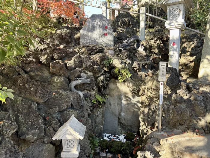 田園調布　多摩川浅間神社　白糸の滝