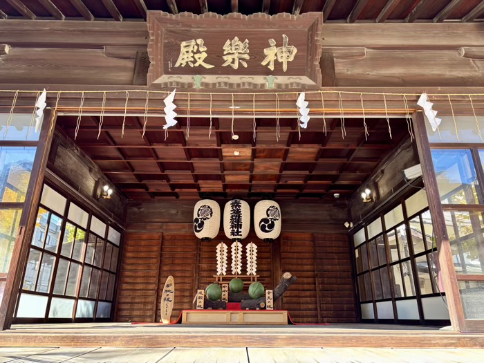 南千住　素盞雄神社　神楽殿　撫で桃