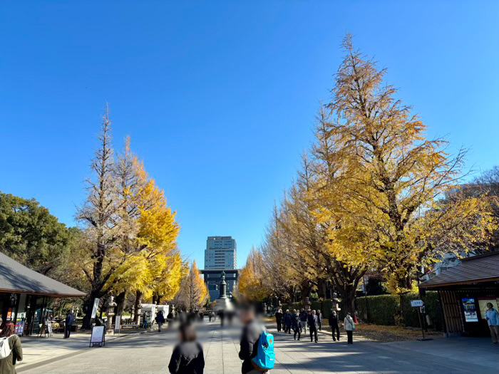 九段下 靖国神社 イチョウ並木