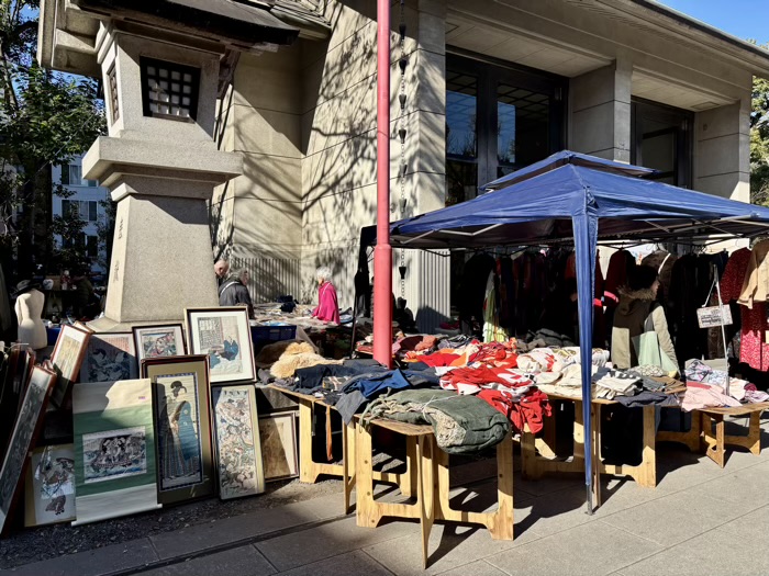 江東区　門前仲町　富岡八幡宮（深川八幡）　骨董市
