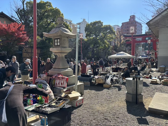 江東区　門前仲町　富岡八幡宮（深川八幡）　骨董市