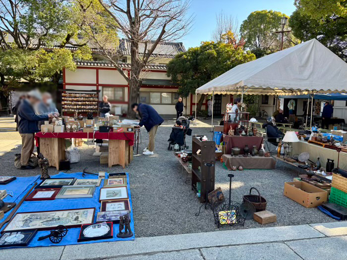 江東区　門前仲町　富岡八幡宮（深川八幡）　骨董市
