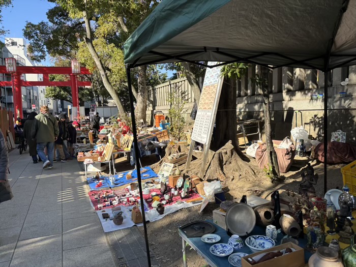 江東区　門前仲町　富岡八幡宮（深川八幡）　骨董市
