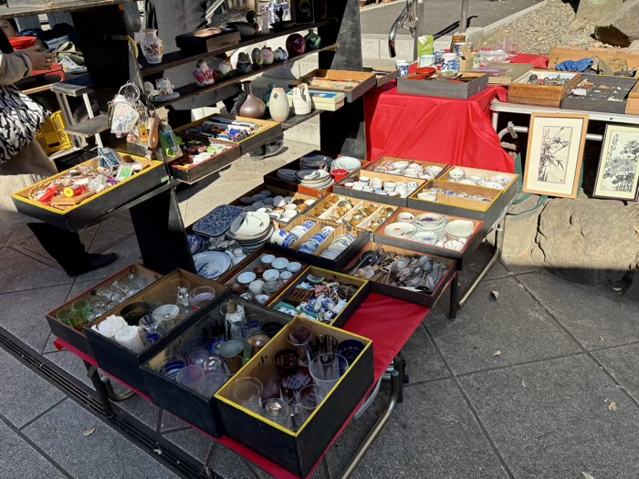 江東区　門前仲町　富岡八幡宮（深川八幡）　骨董市