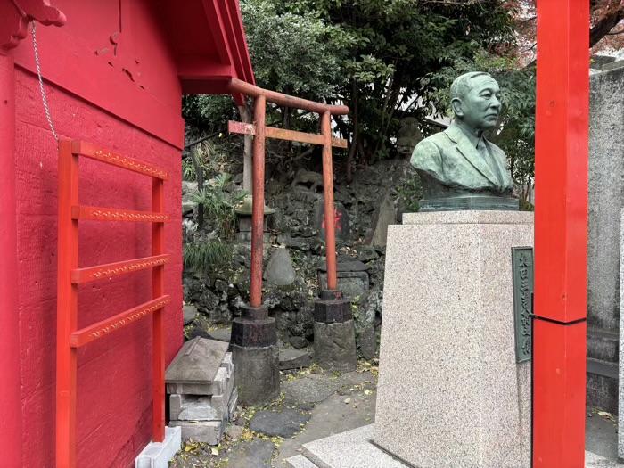 桜木町　横浜成田山　開運出世稲荷大明神