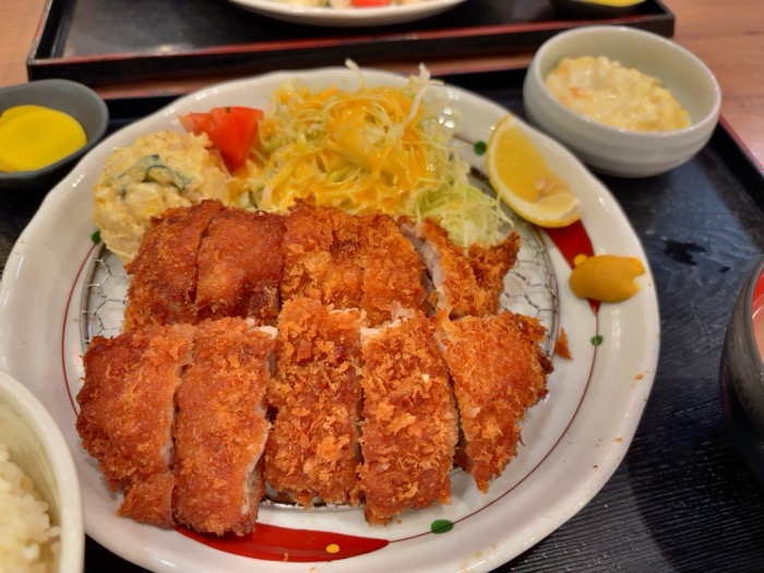 平塚　鳥良商店　ランチメニュー