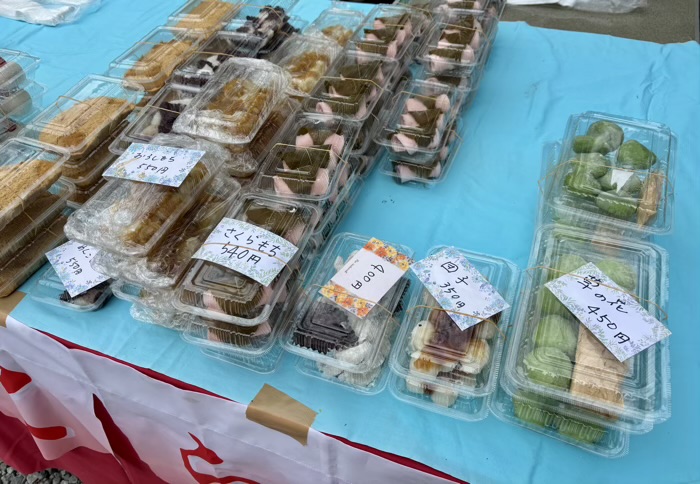 旭区　白根不動尊　開運だるま市　さくらや和菓子