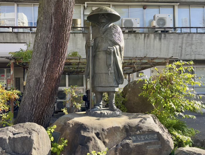 浅草 東本願寺 親鸞聖人御行脚像