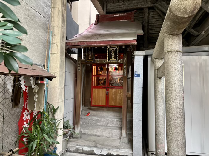 日本橋　出世稲荷神社