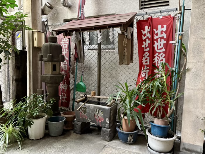 日本橋　出世稲荷神社