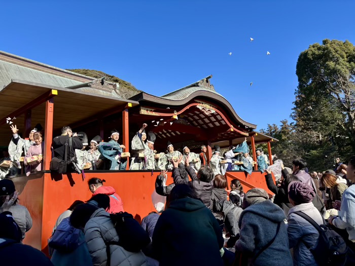 鎌倉　鶴岡八幡宮　節分祭　豆まき