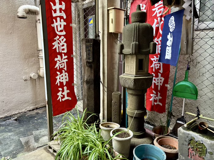 日本橋　出世稲荷神社