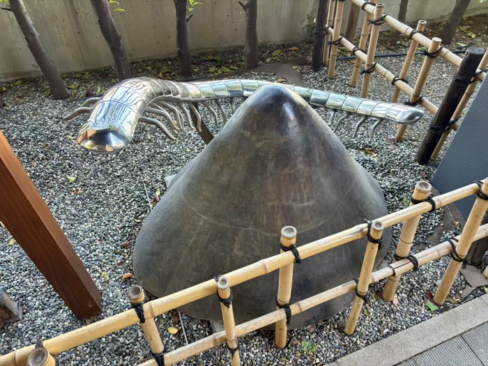 新宿神楽坂 赤城神社 御神像「赤城山と大百足」
