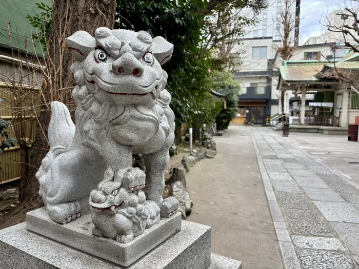 浅草橋　銀杏岡八幡神社