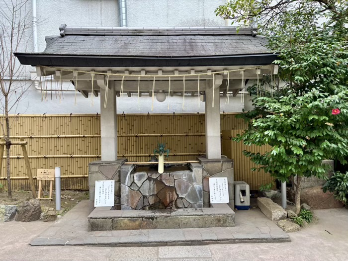 浅草橋　銀杏岡八幡神社