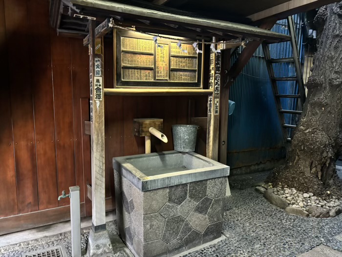 上野 箭弓稲荷神社