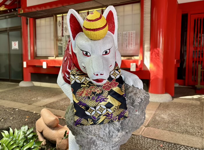 川崎市　京濱伏見稲荷神社　神狐像