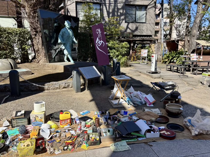 門前仲町 富岡八幡宮 青空蚤の市(フリーマーケット)