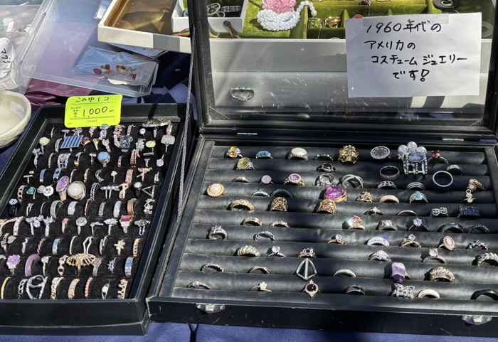 門前仲町 富岡八幡宮 青空蚤の市(フリーマーケット)