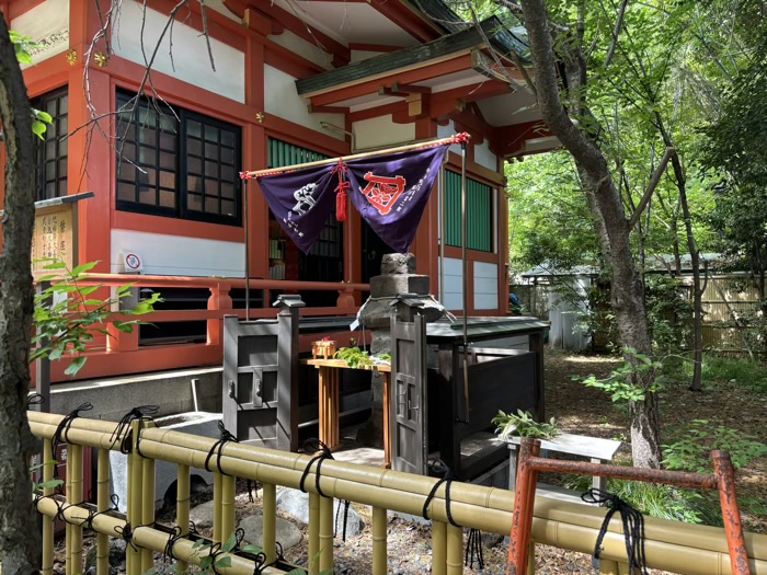 港区　芝東照宮　磐座