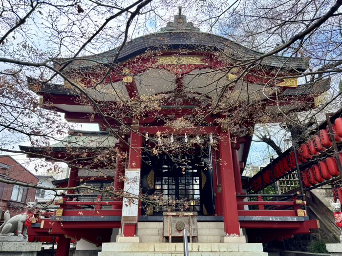 市ヶ谷　市谷亀岡八幡宮　茶ノ木稲荷神社