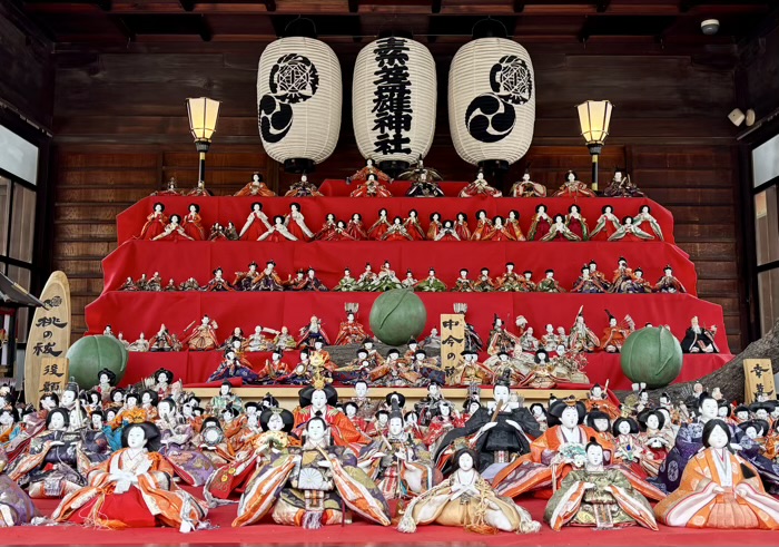 南千住 素盞雄神社 桃まつり 雛人形