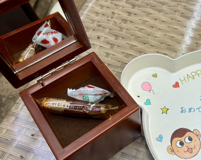 品川区　戸越八幡神社　お茶接待　誕生日特別仕様