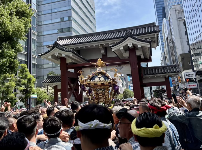 港区　増上寺　地蔵尊大法要　観世音＆熊野神社祈願会　お練り行列（神輿渡御）