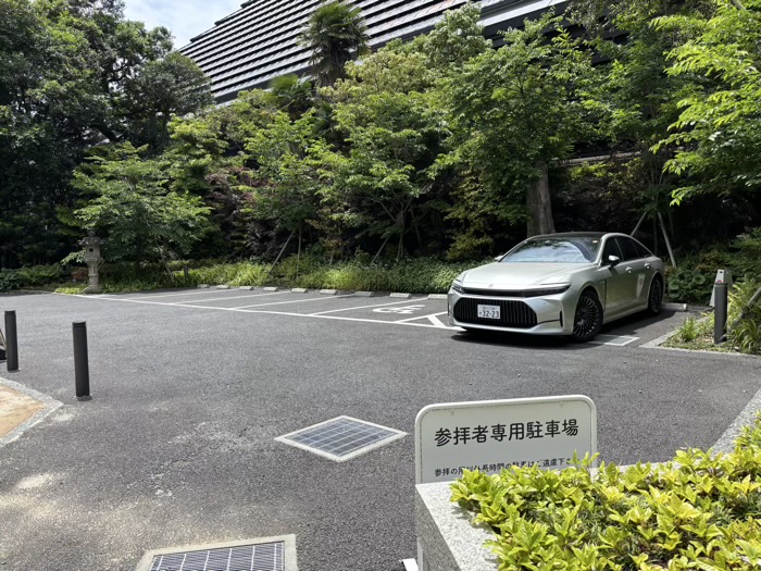 港区　西久保八幡神社　駐車場