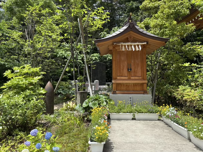 港区　西久保八幡神社　祖霊社