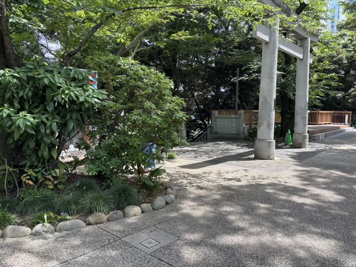 港区 愛宕神社 三等三角点
