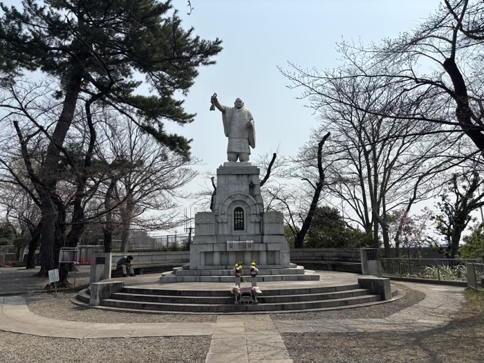 大田区　池上本門寺　日蓮聖人像（説法像）