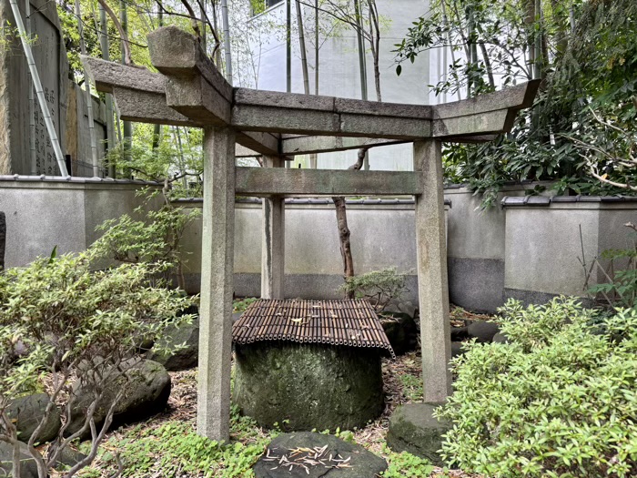 向島 三囲神社 三角石鳥居