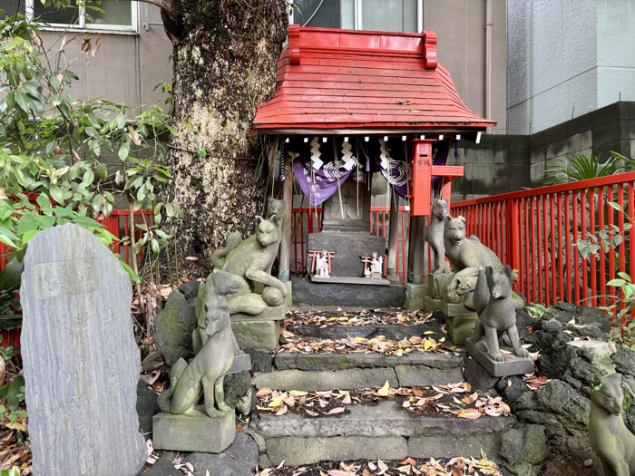 向島 三囲神社 白狐祠