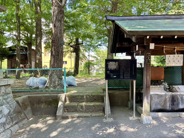 新宿　諏訪神社